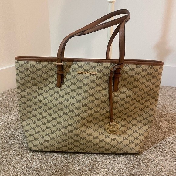 Michael Kors Jet Set Travel Bag - Picture 1 of 5